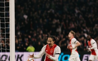 星空体育-阿贾克斯主帅提醒球员，保持冷静一战之后