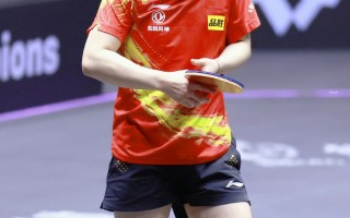 星空体育官网-战况激烈：女队后卫稳固，锋线出击功夫见真章