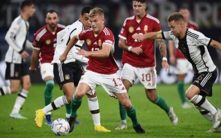 星空体育官网入口-欧国联赛半决赛实时战况，哪支球队将笑到最后？