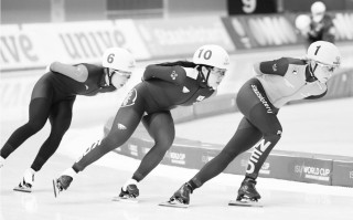 星空体育官网-加拿大运动员凭借实力，稳坐领先位置