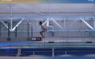 星空体育-加拿大跳水选手高空飞跃，神采飞扬