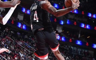 星空体育官网入口-火箭后卫连续三场得分超过40分，超越乔丹记录