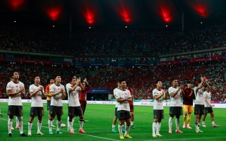 星空体育-亚洲杯篮球比赛进入半决赛阶段，战况激烈