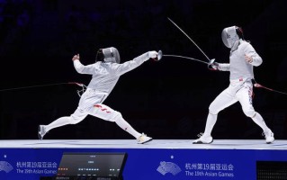 星空体育-中国击剑队实现全胜，庆祝晋级八强