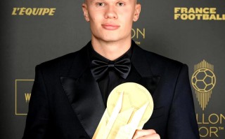 星空体育官网-挪威选手斩获冠军，喜笑颜开！