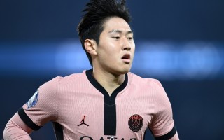 星空体育官网-柏林联队双塔发威，取得完胜胜利