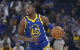 星空体育官方网站-勇士队球员疲惫不堪却仍奋力拼搏