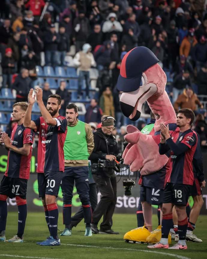 星空体育app-卡利亚里球员集体失误，输球不冤-第1张图片-星空体育官方网站