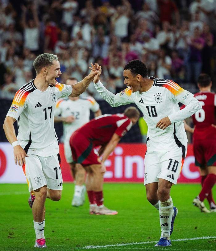 星空体育官网-荷兰队遭逢不敌北爱尔兰,欧预赛形势严峻-第1张图片-星空体育官方网站 星空体育官网-荷兰队遭逢不敌北爱尔兰,欧预赛形势严峻-第1张图片-星空体育官方网站