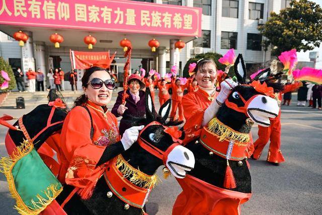 星空体育app-红红火火连胜中:女队士气高昂,胜利在望-第2张图片-星空体育官方网站 星空体育app-红红火火连胜中:女队士气高昂,胜利在望-第2张图片-星空体育官方网站