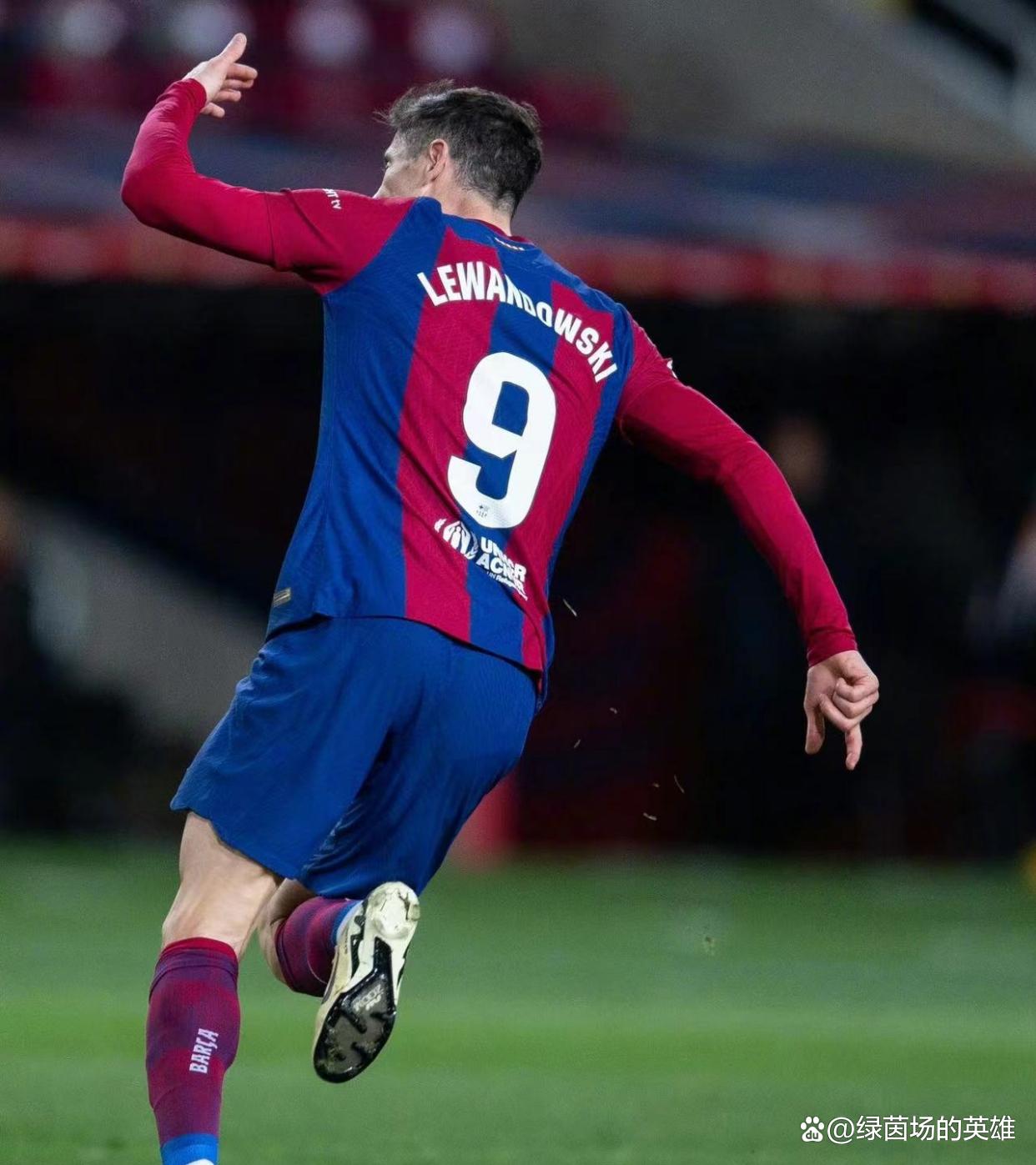 星空体育官方网站-瓦伦西亚迎来胜利,保级形势缓解-第2张图片-星空体育官方网站 星空体育官方网站-瓦伦西亚迎来胜利,保级形势缓解-第2张图片-星空体育官方网站